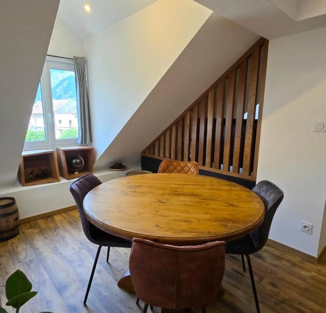Appartement Atypique Au Coeur De Салланш