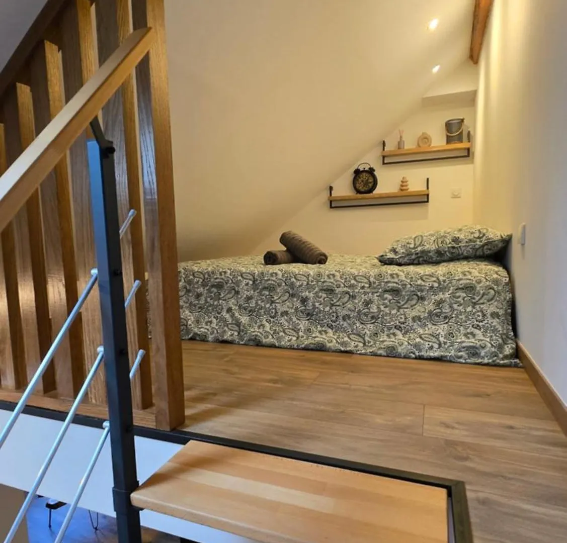 Appartement Atypique Au Coeur De Салланш